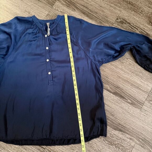 Raquel Allegra Navy Ombré Blouse - Picture 8 of 9